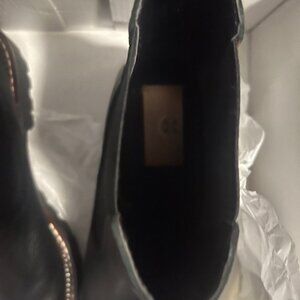 Caslon Miller Water Resistant Lug Chelsea Boot (Women) Black